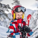 Kind mit Ski, Skischule Viehhofen